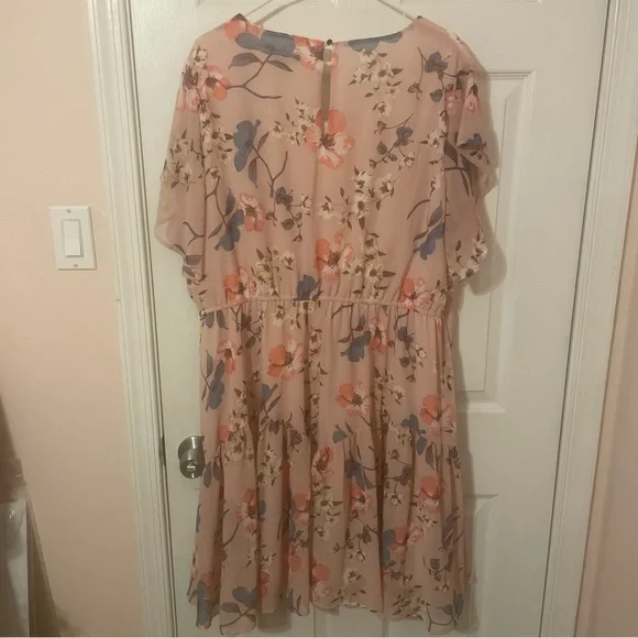 Light Pink Floral Dress - Picture 7 of 9